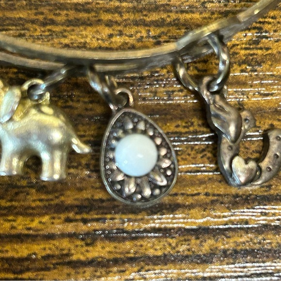 Vintage Good luck Charm hammered metal bracelet jewelry horseshoe,elephant,stone - Picture 5 of 15